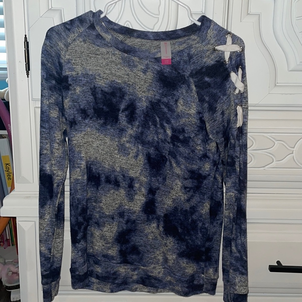 Long sleeve juniors shirt